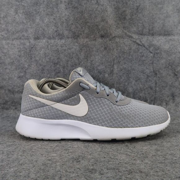 Nike Shoes Womens 9 Sneaker Tanjun Athletic Lifestyle Trainer Comfort Grey White - Picture 2 of 12